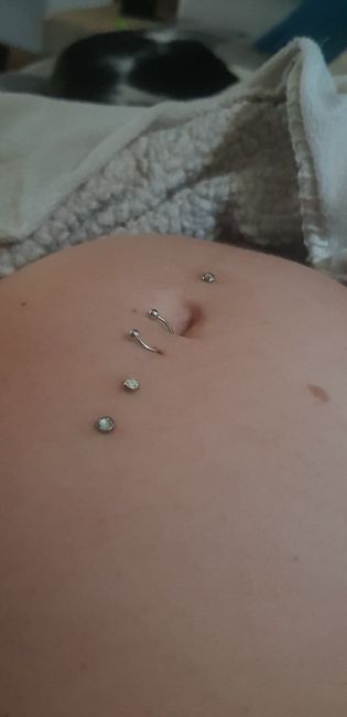 Piercing e microdemal in gravidanza 1