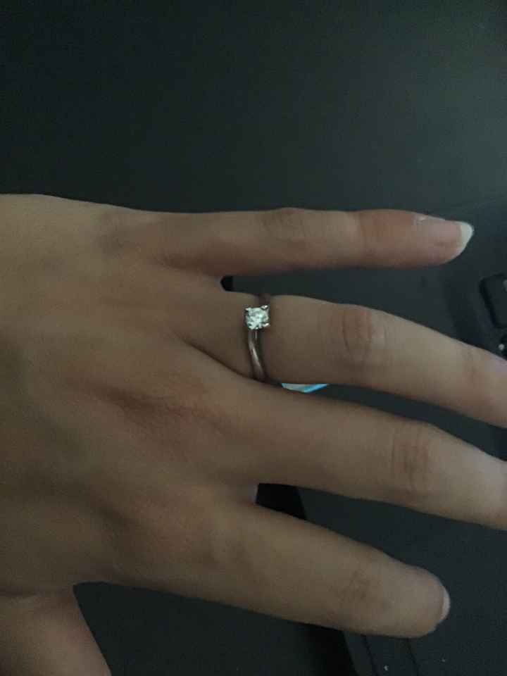 E ora mostraci una foto del tuo anello di fidanzamento! - 1