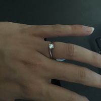 E ora mostraci una foto del tuo anello di fidanzamento! - 1