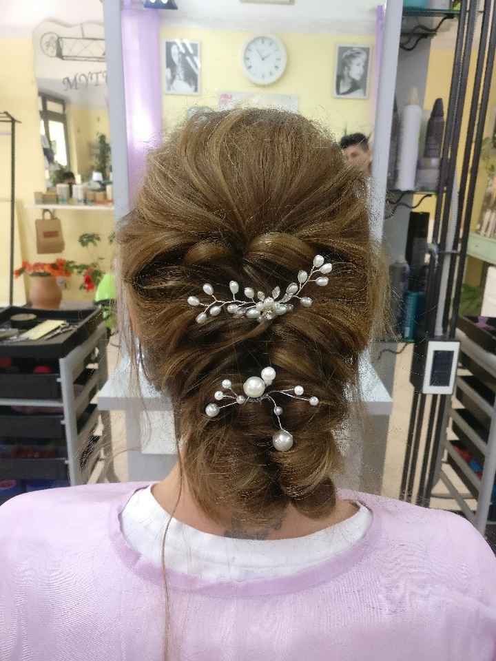 Acconciatura abbinata all'abito - 1