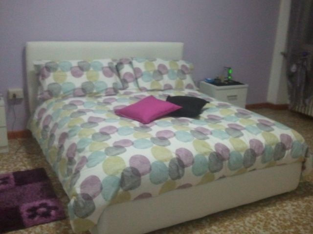 la mia camera da letto  tutta colorata