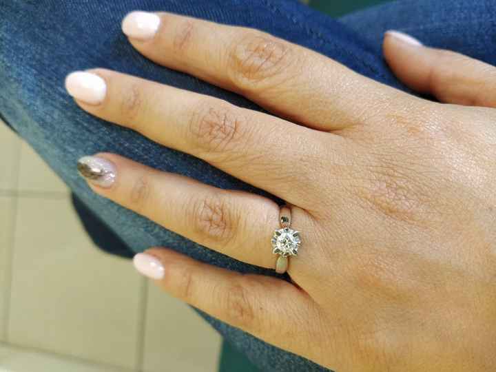 E ora mostraci una foto del tuo anello di fidanzamento! - 1