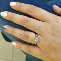 E ora mostraci una foto del tuo anello di fidanzamento! - 1