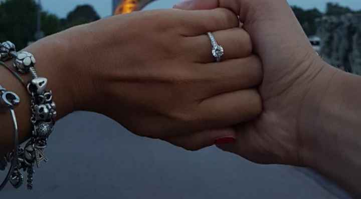 E ora mostraci una foto del tuo anello di fidanzamento! - 1