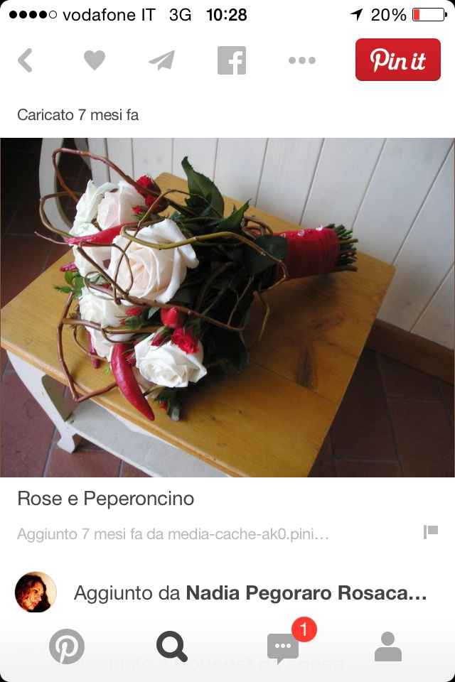 Bouquet bianco con peperoncini rossi - 1