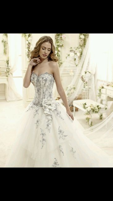 Questo é il mio abito e il vostro??? postate le foto!!!! - 1