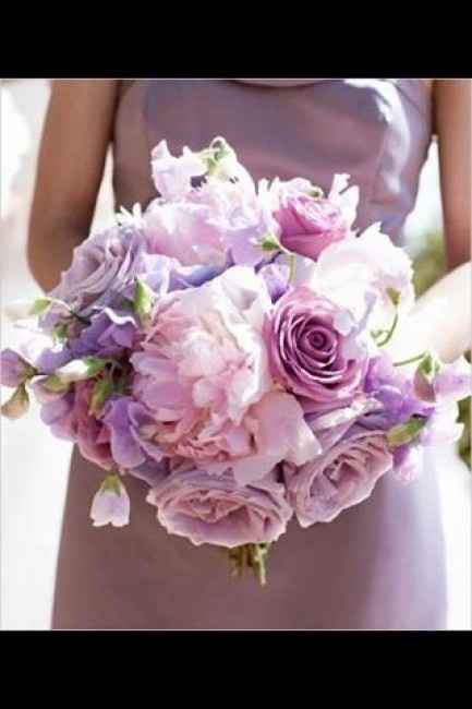 Club della sposa con il bouquet color pastello: - 1