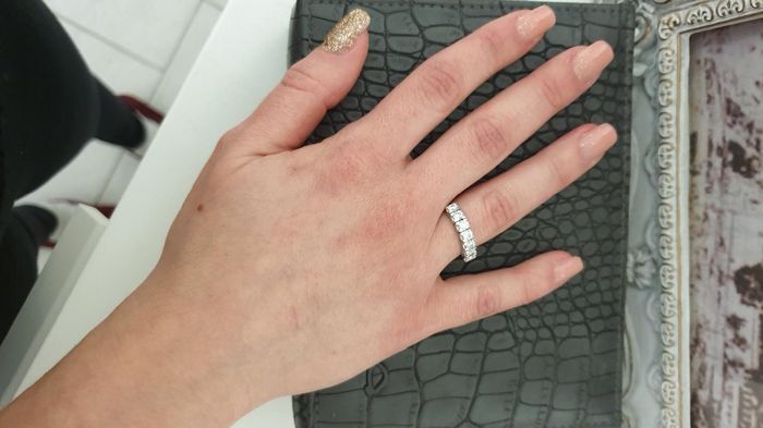 Anello di fidanzamento: solo prima del si, o al dito per tutta vita? Perché no, accostato alla fede?