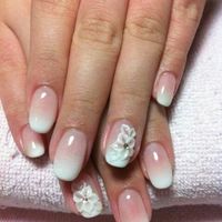 Crea il tuo look sposa - Tipi e colori per la manicure - 1