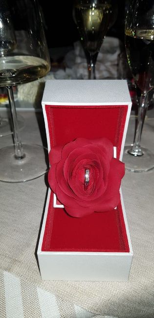 E ora mostraci una foto del tuo anello di fidanzamento! - 1