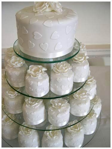 mini wedding cake