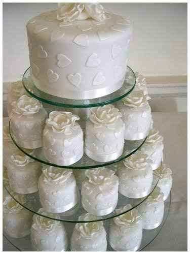 mini wedding cake