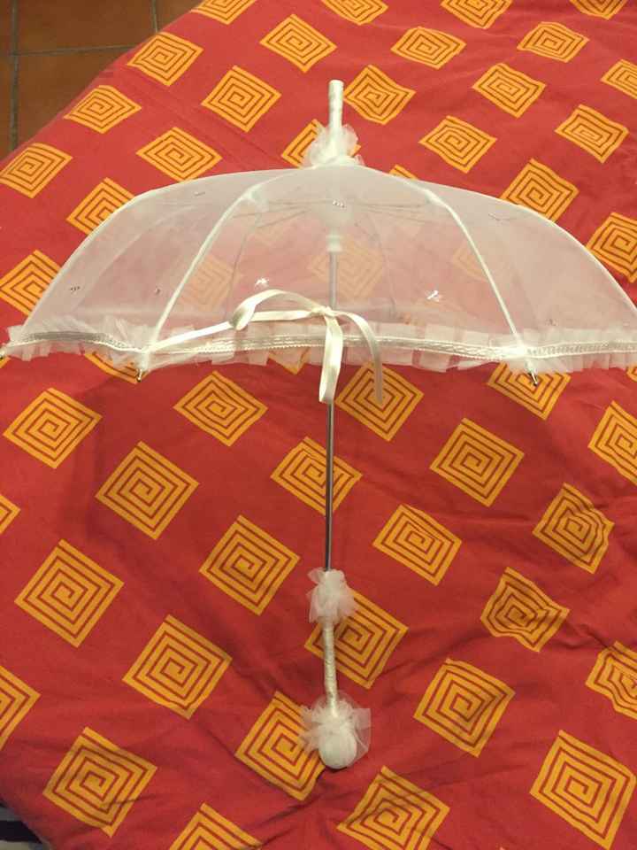 Sposa con ombrellino - 1