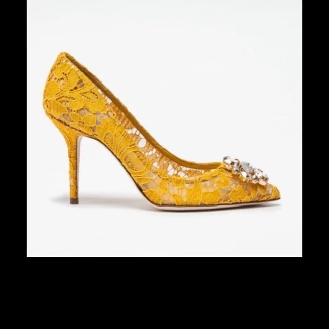 Scarpe gialle... Aiuto! 2