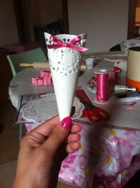 Aiuto coni portariso con sottotorta centrini - 1