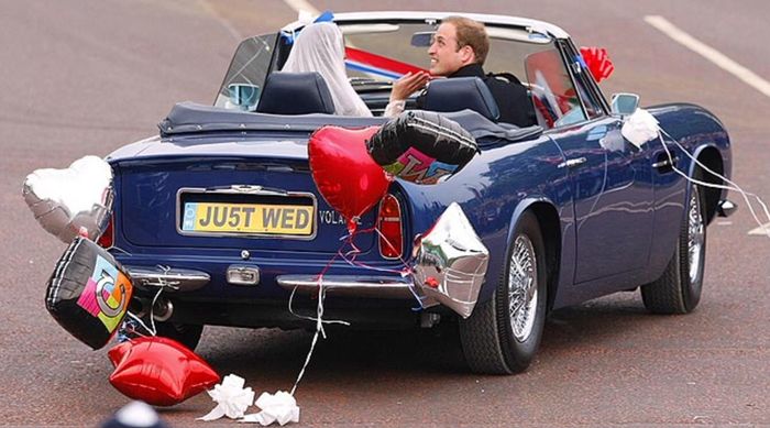 Lattine dietro l'auto... - 1