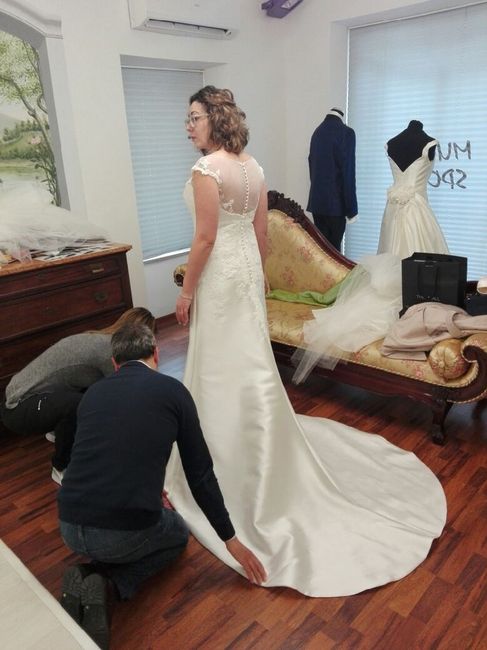  Ma nessuna ha scelto.un vestito.simile? - 1