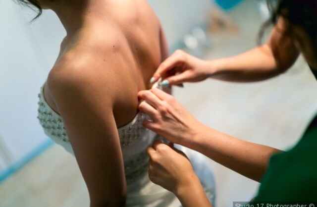 Mi fate vedere i vostri abiti? - 1