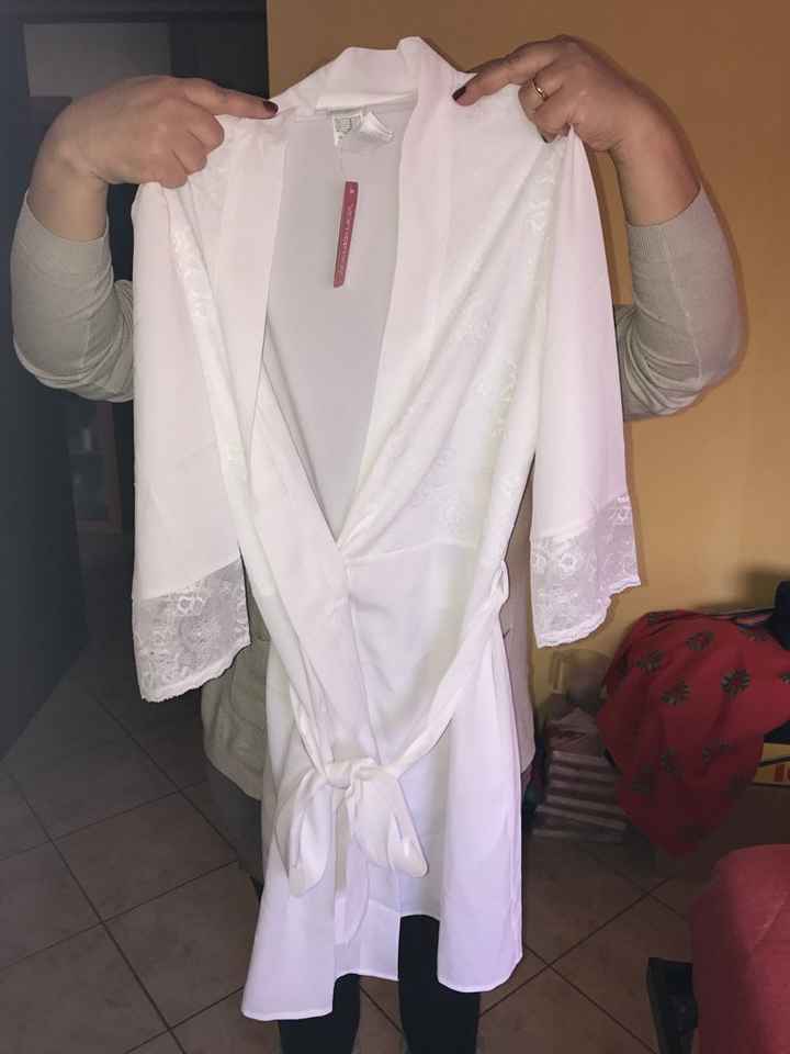 Cosa indosserete nel momento della preparazone trucco parrucco ecc???? - 2