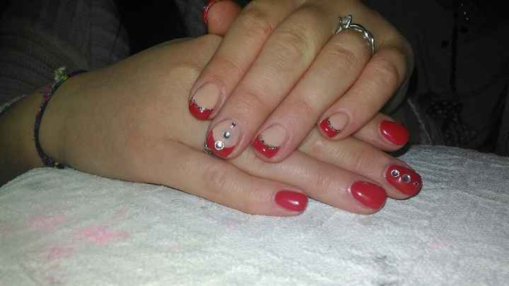 Mi fate vedere le vostre attuali unghie? - 1