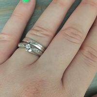 E ora mostraci una foto del tuo anello di fidanzamento! - 1