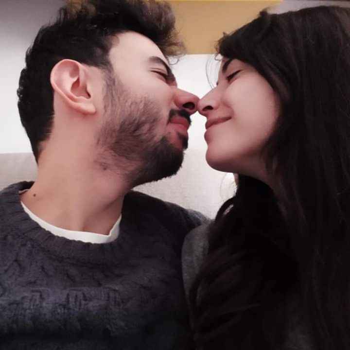 Postate una foto di voi due 👇 - 1