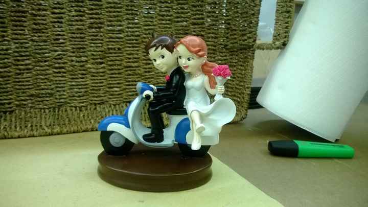 Cake topper