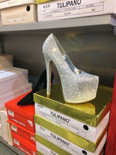 Scarpe sobrie ed eleganti 😅 - 1