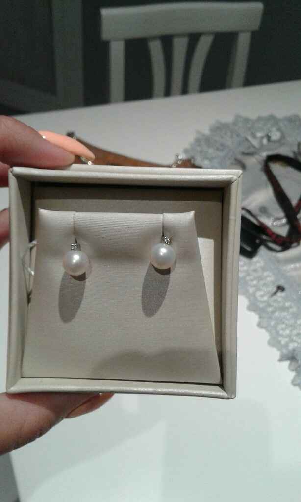 Orecchini e collana - 1