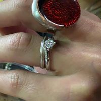 E ora mostraci una foto del tuo anello di fidanzamento! - 1