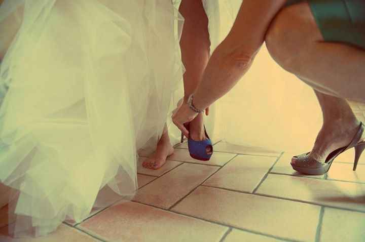 le scarpe a tema del matrimonio