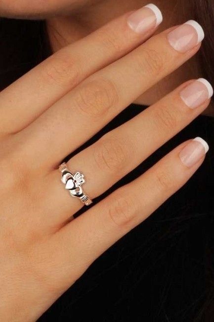 Manicure sposa romantica