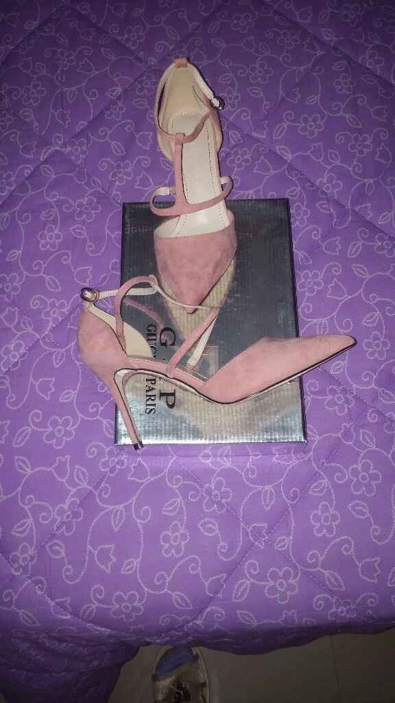 Scarpe rosa a me - 1