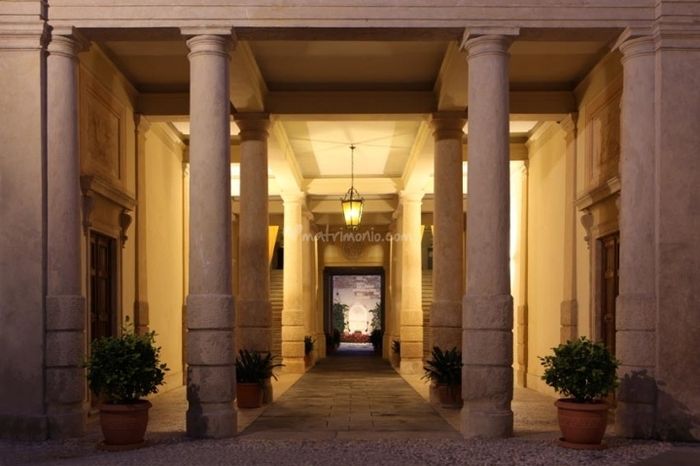 PALAZZO CASTELLANI SERMETI VERONA