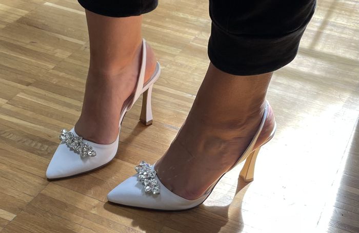 Dubbio scarpe a meno di tre settimane dal matrimonio - 1