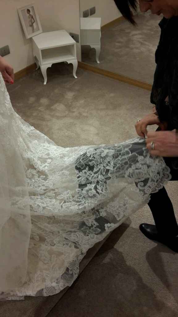 Mi fate vedere i vostri abiti? - 1