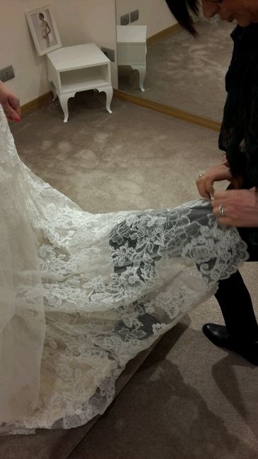 Mi fate vedere i vostri abiti? - 1