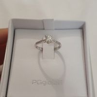 E ora mostraci una foto del tuo anello di fidanzamento! - 1