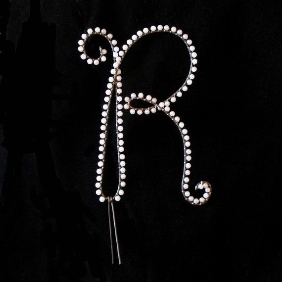 Cake topper R