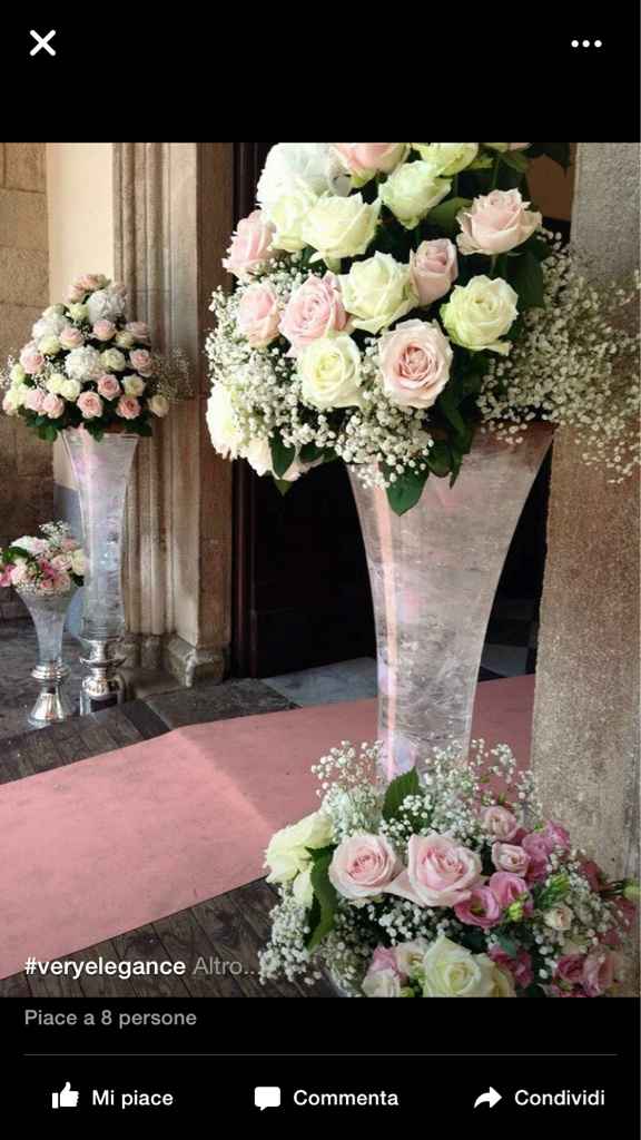 Allestimento fuori dalla chiesa - 1