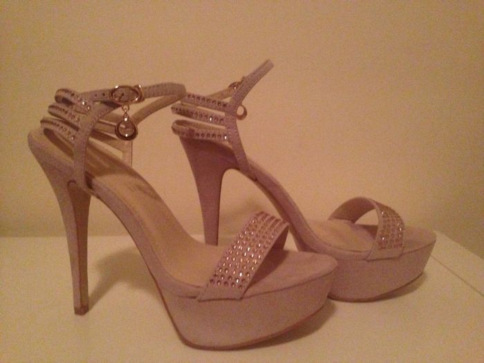 Scarpe sposa....bianche o colorate? mi fate vedere le vostre? - 1
