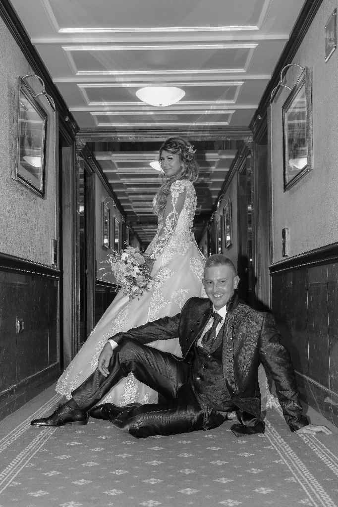 Emozioni a riguardare le foto del matrimonio... - 12