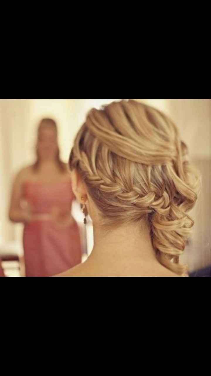 Acconciatura laterale.. - 2