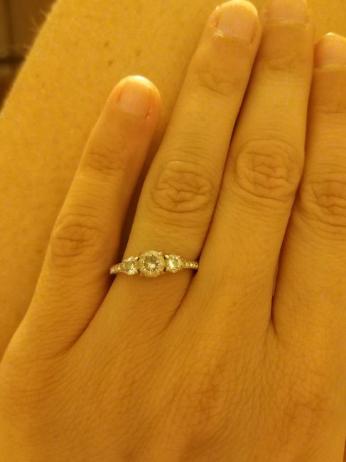 E ora mostraci una foto del tuo anello di fidanzamento! - 1