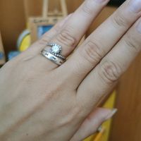 E ora mostraci una foto del tuo anello di fidanzamento! - 1