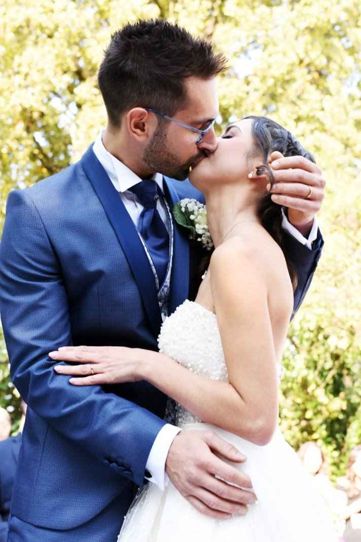 il primo bacio dopo il "si"