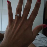 E ora mostraci una foto del tuo anello di fidanzamento! - 1