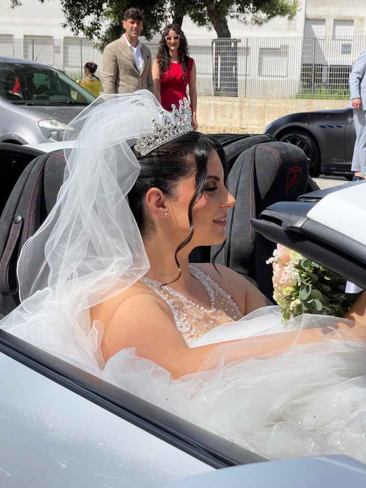 Ragazze siate clementi, mi sono follemente innamorata di questa corona, premetto che il mio abito è 