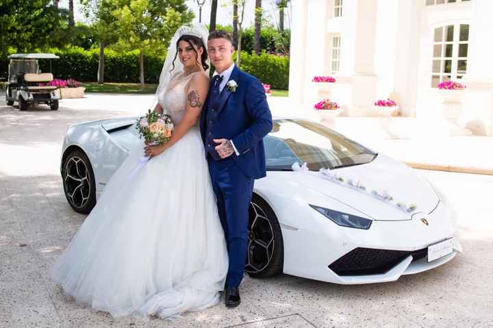 Ragazze siate clementi, mi sono follemente innamorata di questa corona, premetto che il mio abito è 