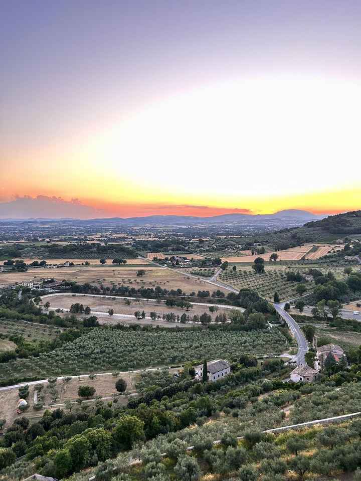 Queste sono le vibrazioni del tramonto estivo umbro che ci saranno al nostro matrimonio
